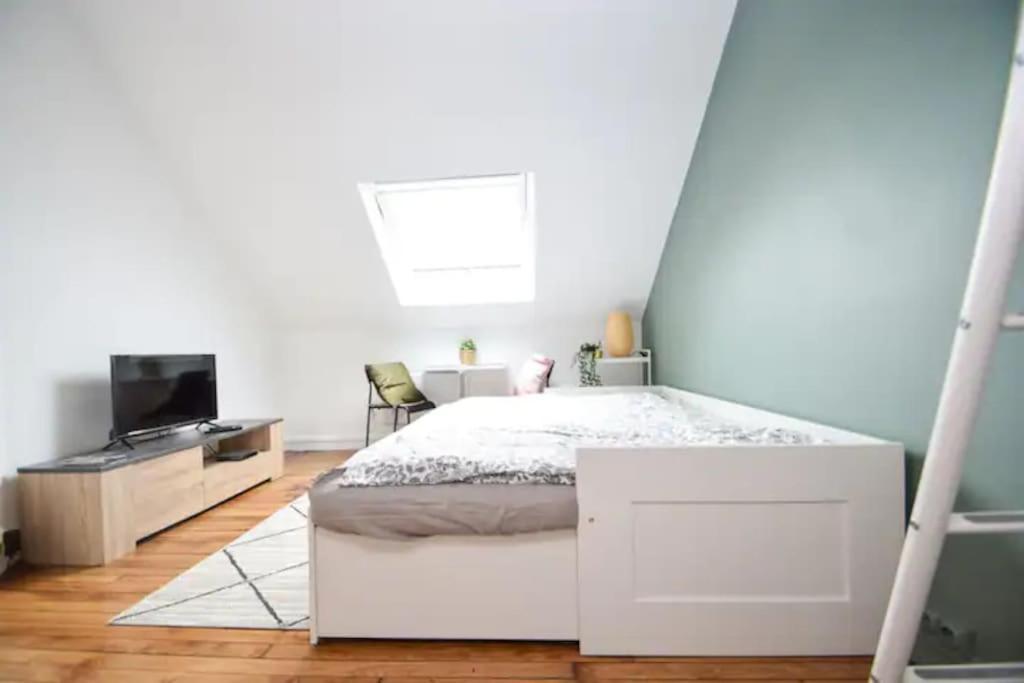 Disponible - Appartement Entier - 10Mn Rer B Aeroport Cdg - Paris Gare Du Nord, T11 Express, Le Bourget, Tout Equipe, Netflix Gratuit, 3 Personnes, 4Eme Etage, Escaliers, Parc Des Expositions, Parking Rue Gratuit Apres 19H Drancy Dış mekan fotoğraf