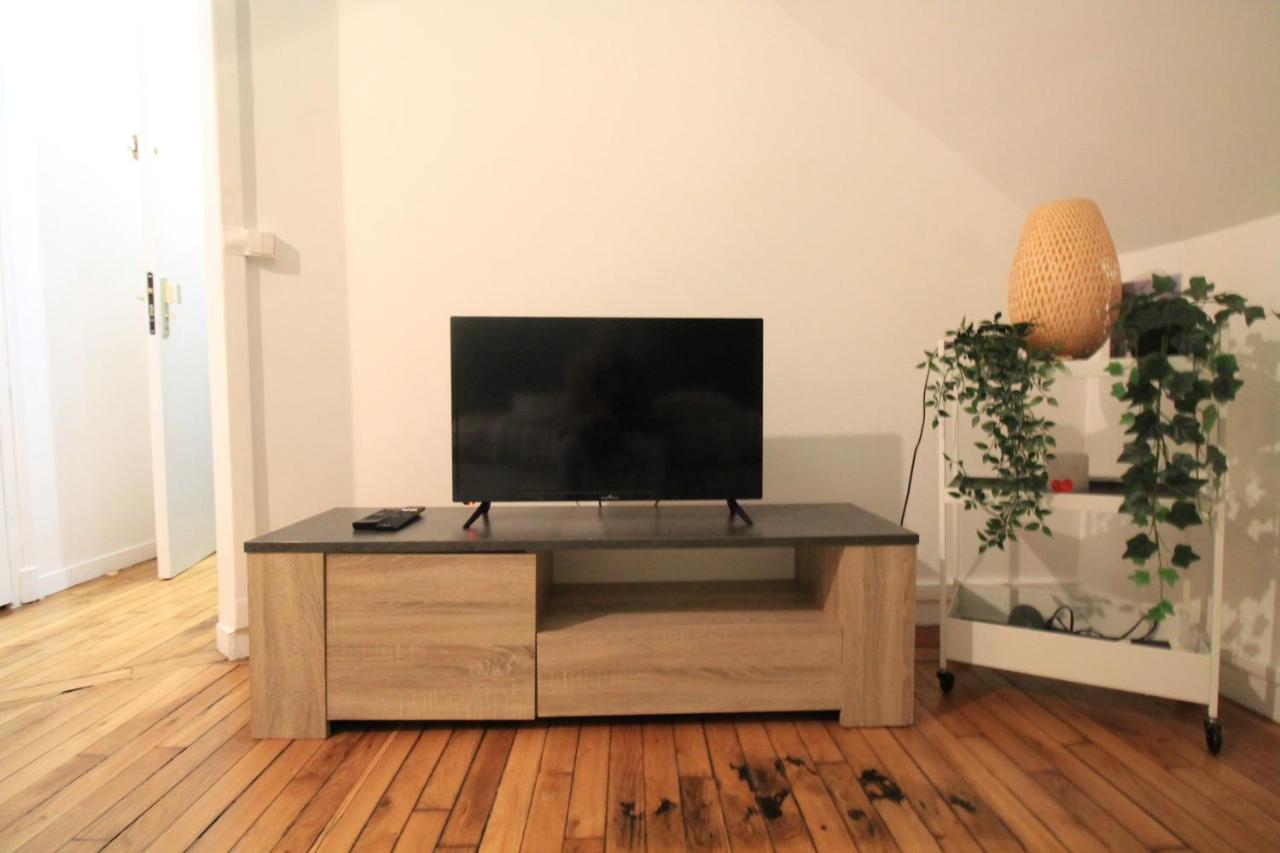 Disponible - Appartement Entier - 10Mn Rer B Aeroport Cdg - Paris Gare Du Nord, T11 Express, Le Bourget, Tout Equipe, Netflix Gratuit, 3 Personnes, 4Eme Etage, Escaliers, Parc Des Expositions, Parking Rue Gratuit Apres 19H Drancy Dış mekan fotoğraf