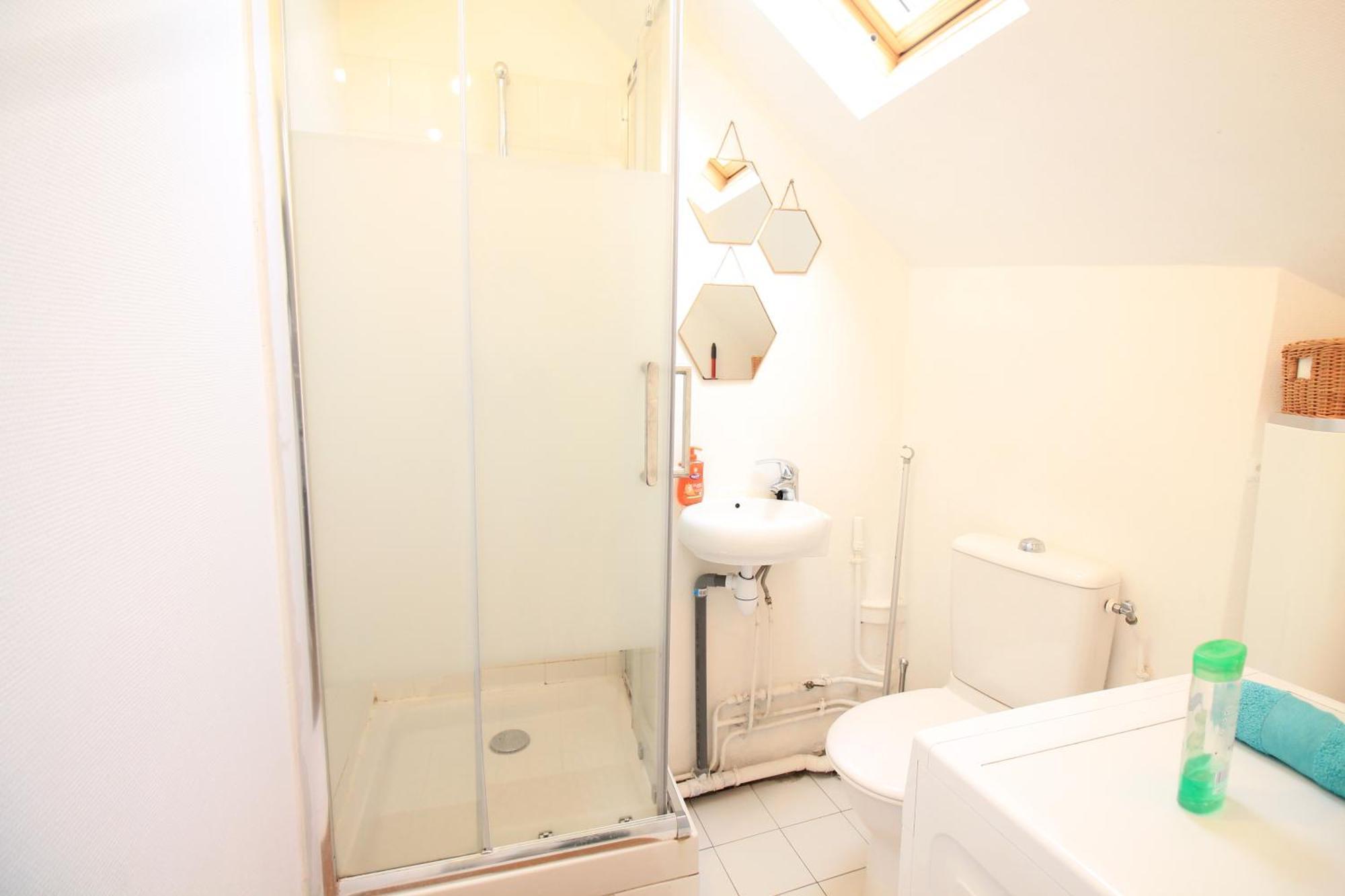 Disponible - Appartement Entier - 10Mn Rer B Aeroport Cdg - Paris Gare Du Nord, T11 Express, Le Bourget, Tout Equipe, Netflix Gratuit, 3 Personnes, 4Eme Etage, Escaliers, Parc Des Expositions, Parking Rue Gratuit Apres 19H Drancy Dış mekan fotoğraf